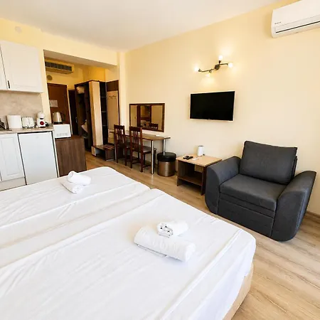 Lejlighed In Sveta Elena Complex With Mineral Pool *