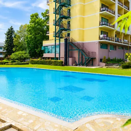 In Sveta Elena Complex With Mineral Pool *