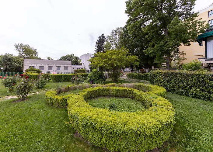 Lejlighed In Sveta Elena Complex With Mineral Pool